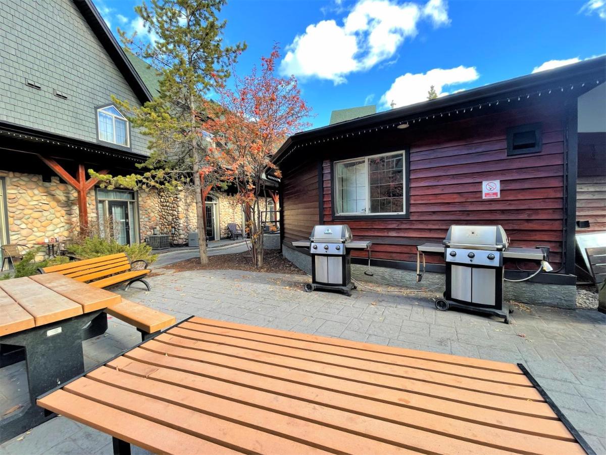 Renovated Chalet At Mystic Springs, Mountain Views, Pets Welcome! Canmore Eksteriør billede