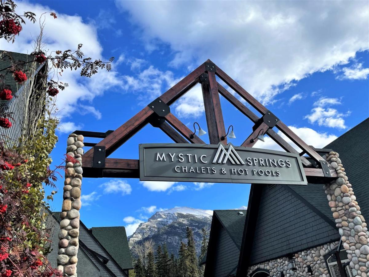 Renovated Chalet At Mystic Springs, Mountain Views, Pets Welcome! Canmore Eksteriør billede
