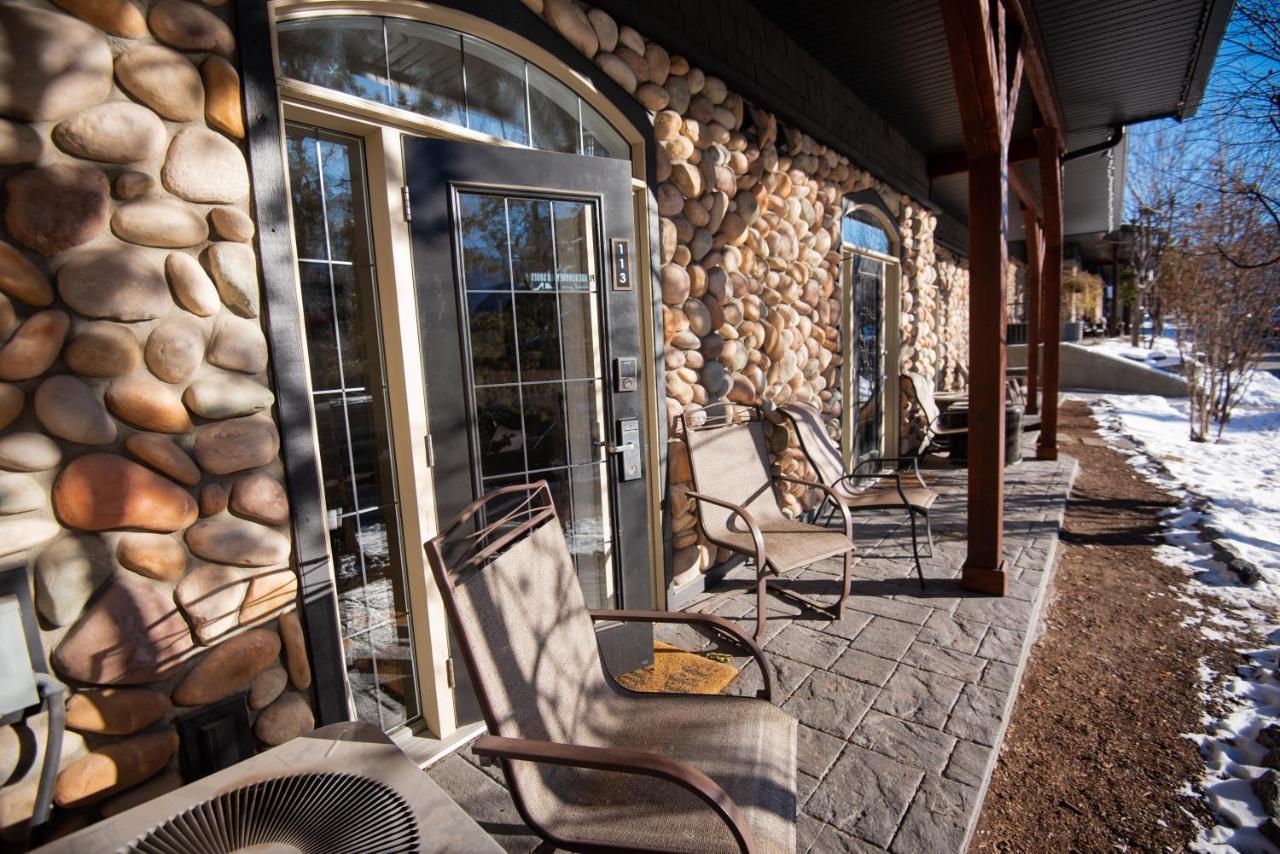 Renovated Chalet At Mystic Springs, Mountain Views, Pets Welcome! Canmore Eksteriør billede
